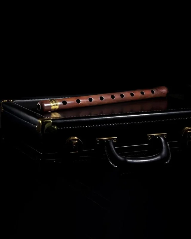 Avant d'être un instrument, le duduk est une voix. Une voix douce, profonde, capable de raconter ce que les mots ne peuvent exprimer. #duduk #armenianduduk #doudouk #armenianmusic #armenianartists