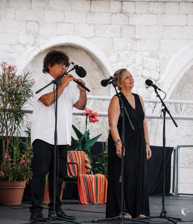 Quand la musique se vit en famille. Levon Minassian et sa sœur réunis sur scène pour un moment de partage, d’émotion et de complicité ✨ #duduk #armenianduduk #doudouk #armenianmusic #armenianartists